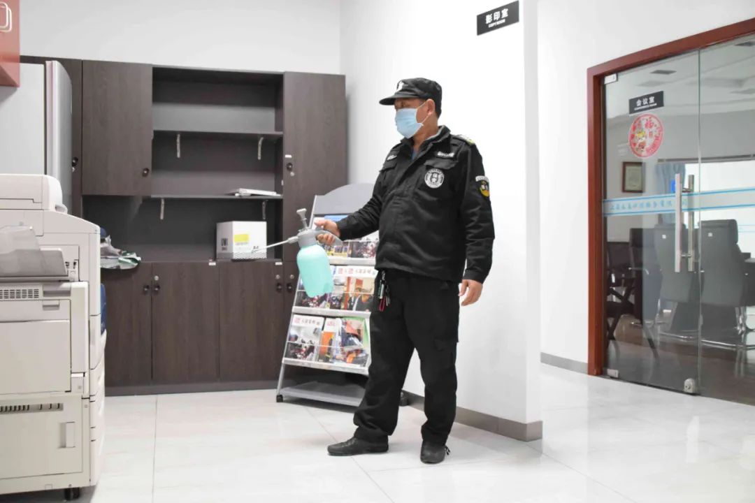 集團(tuán)動(dòng)態(tài)】疫情就是命令,防疫就是責(zé)任! 上海長(zhǎng)盈戰(zhàn)“疫”進(jìn)行時(shí)